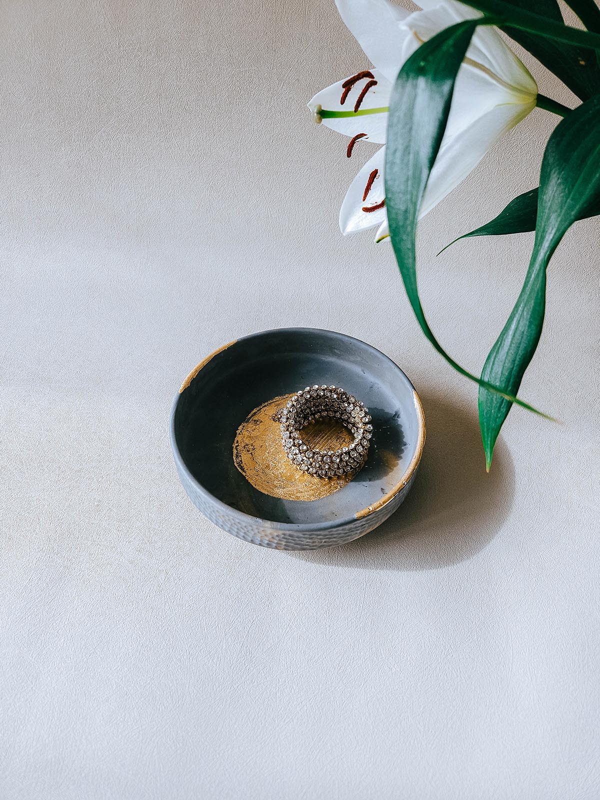 The Terra Bowl – Handcrafted Artisan Design (Gray)