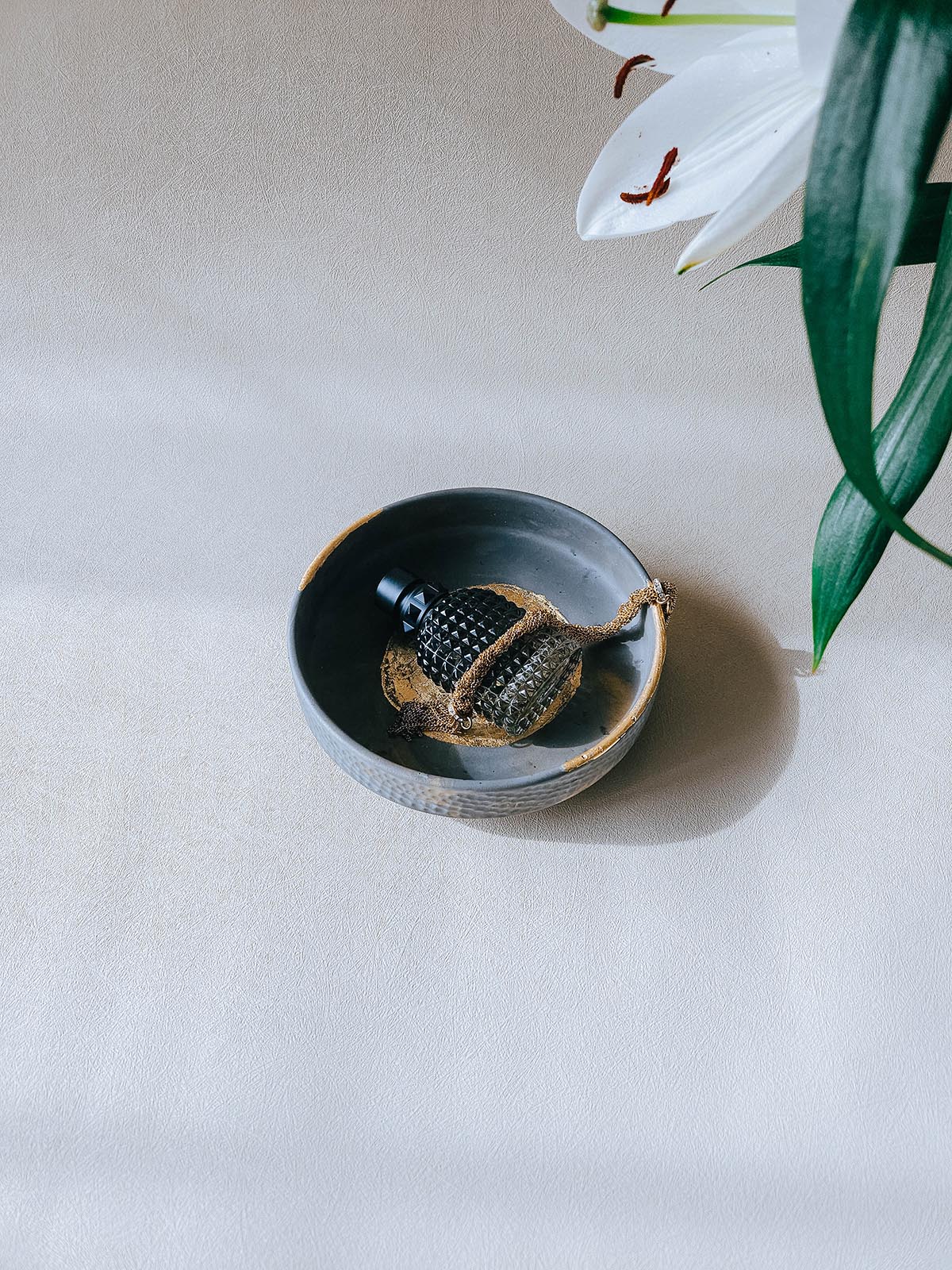 The Terra Bowl – Handcrafted Artisan Design (Gray)