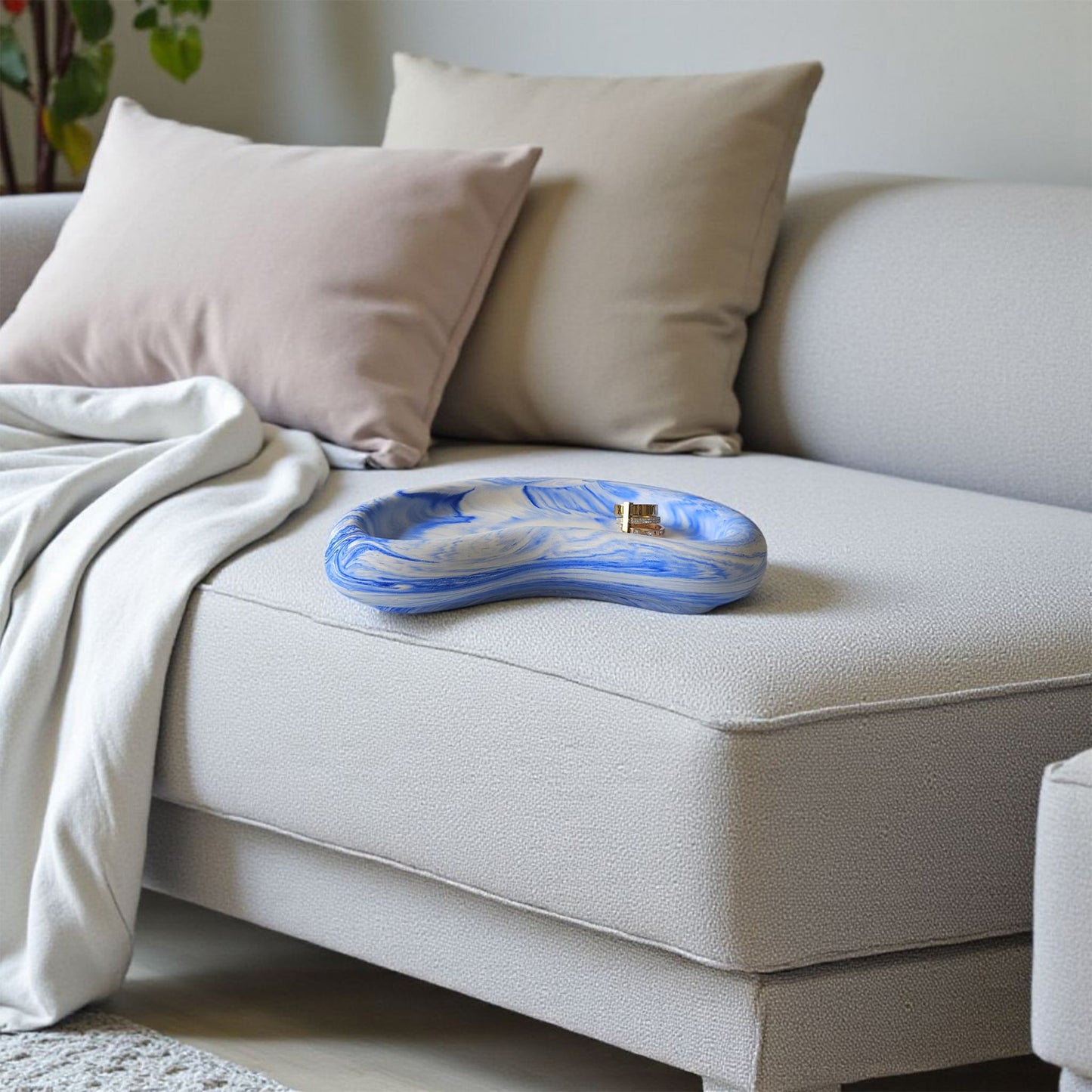 The Lagoon Tray – Blue Swirl, Bean-Shaped Cement Catchall