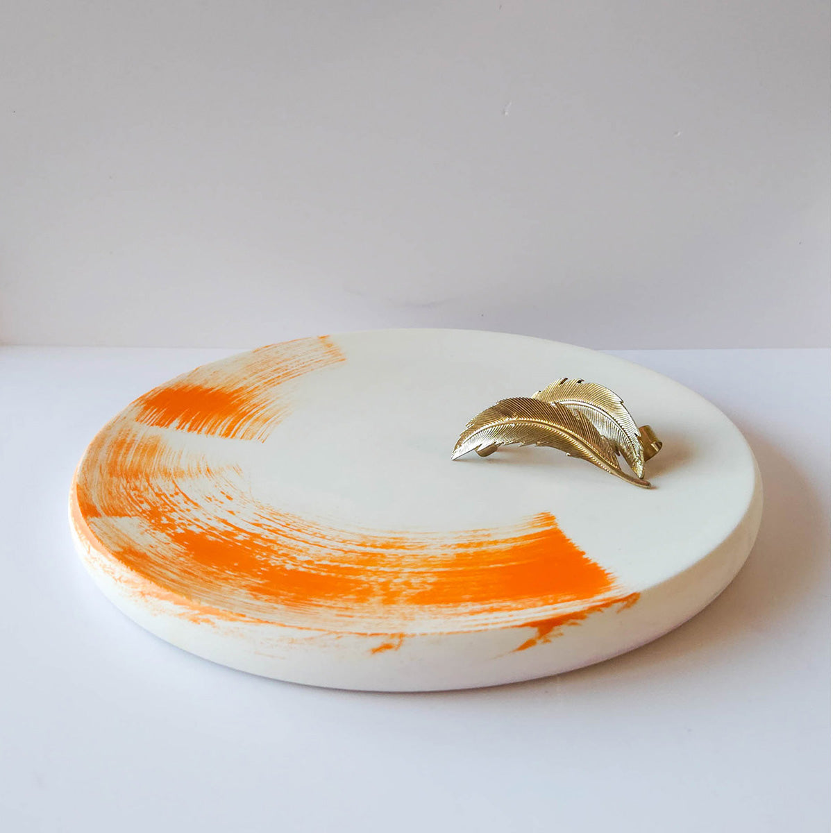 Round Shape Tray - Textured brush stroke effect COMING SOON