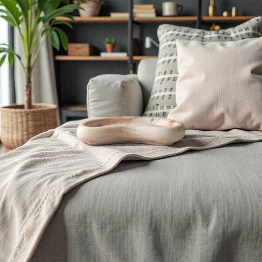 The Lagoon Tray – Marble, Bean-Shaped Cement Catchall